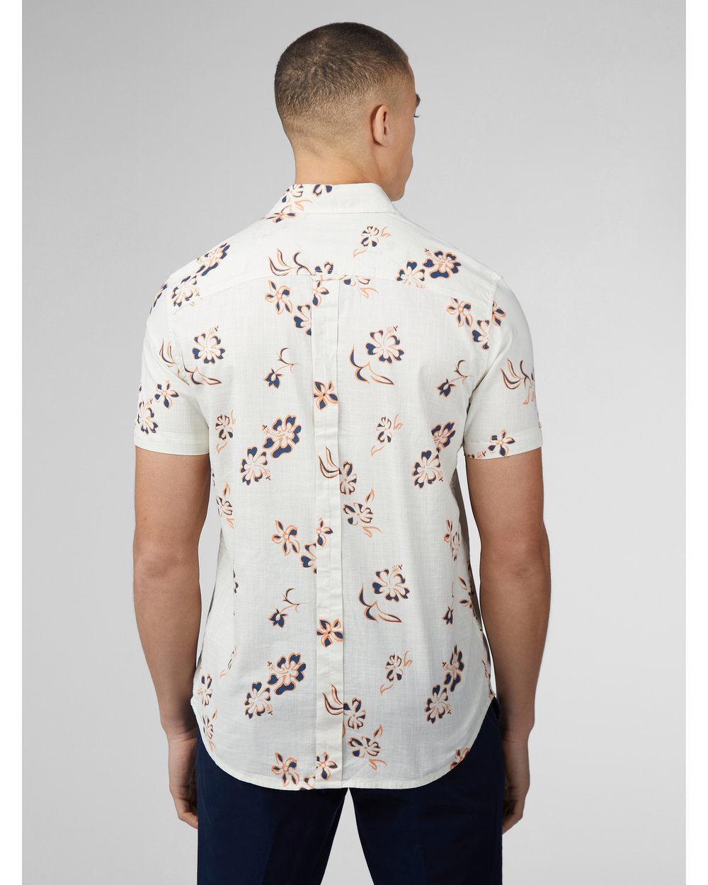 Ben Sherman Linear Floral Print S/S Shirt 015